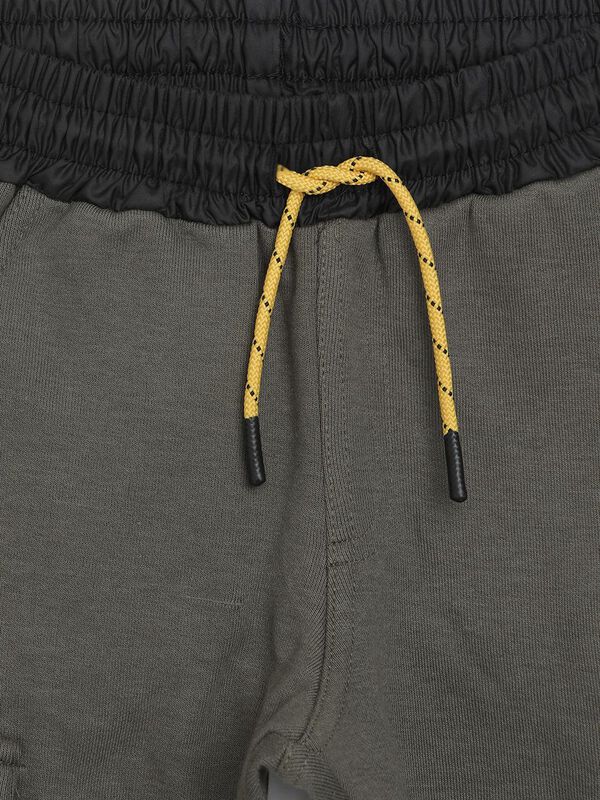 Knitted Sweatpants With Cargo Style Pockets image number null